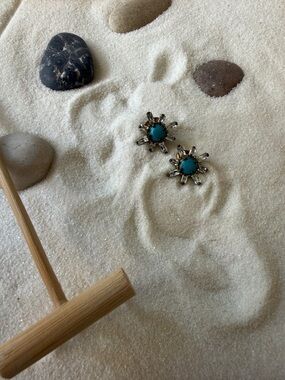 Anthropologie Turquoise and Gold Sunburst Stud Earrings
